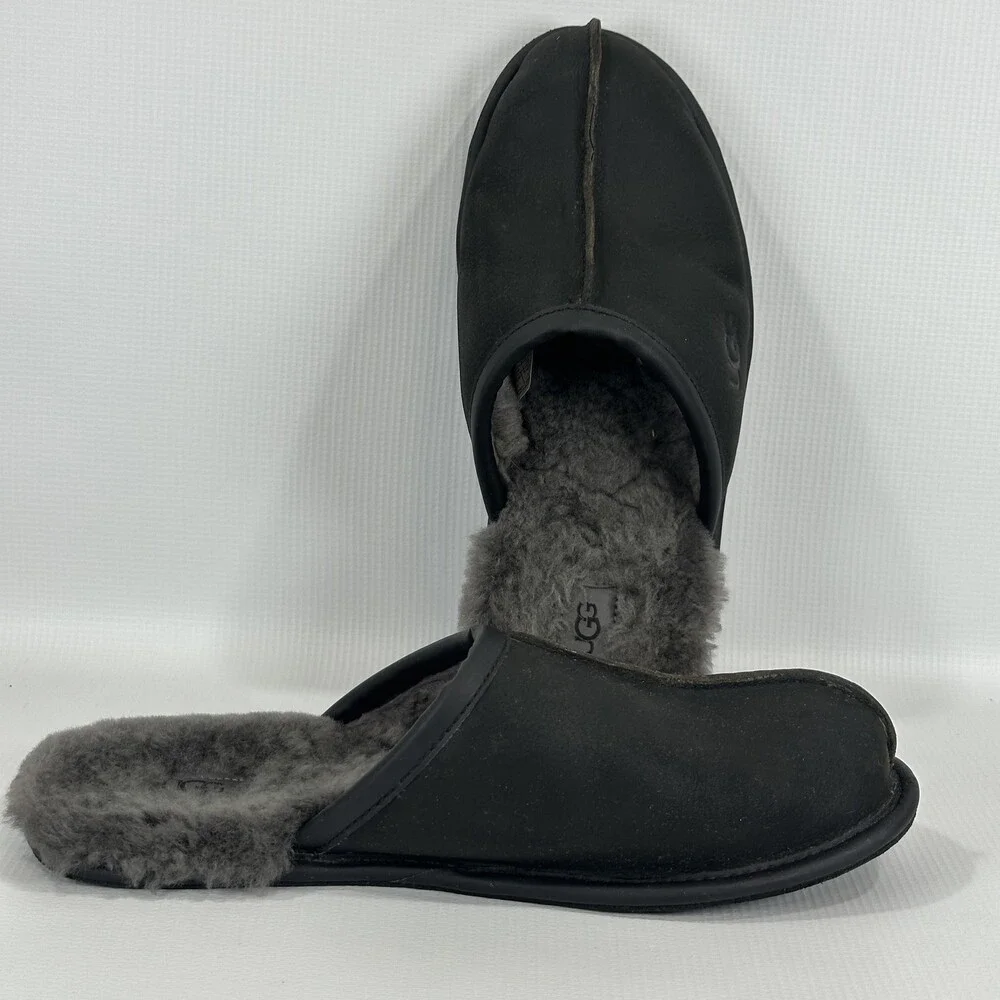 UGG Slippers Mens Size 11 Black Leather Mule Shearling Lined Slip On House